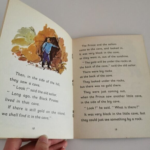 Islands of the Sunset by Sheila McCullagh Student Reader Book 1970s Pirates - Picture 7 of 8